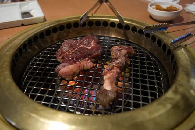 飲食業界における炭火焼き