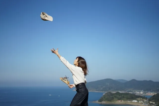 強風対策と耐久性が必要！横断幕が長持ちする設置方法とは？