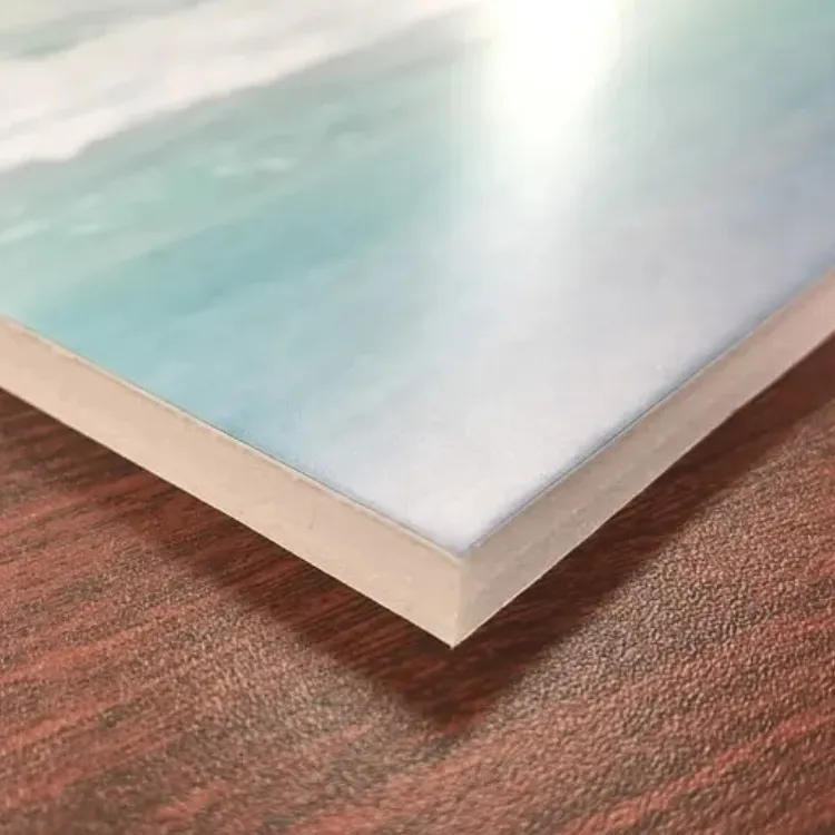 マットラミネート/7mm白スチレンパネルのクローズアップ